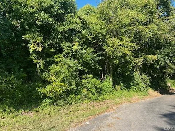 211 Oaklawn Rd, Glen Carbon, IL 62034