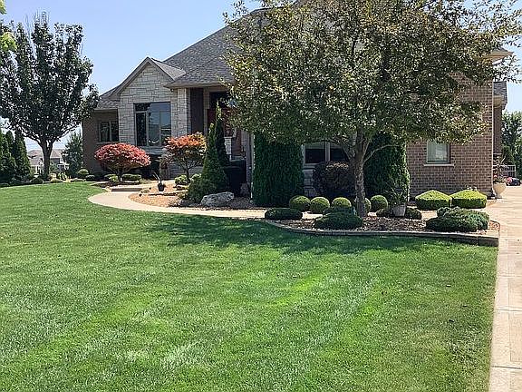3rd image of 13835 Dixon Way Dr