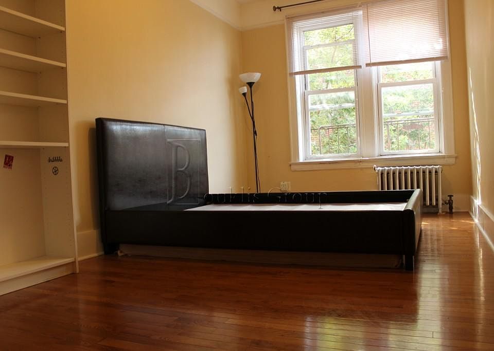 1st image of 2622 18th St APT 3R