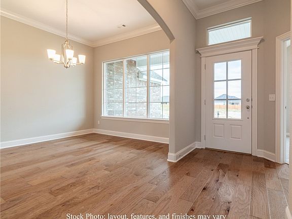 4th image of 1297 Pershing St