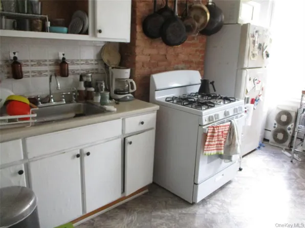 318 21st Street image 2 of 7