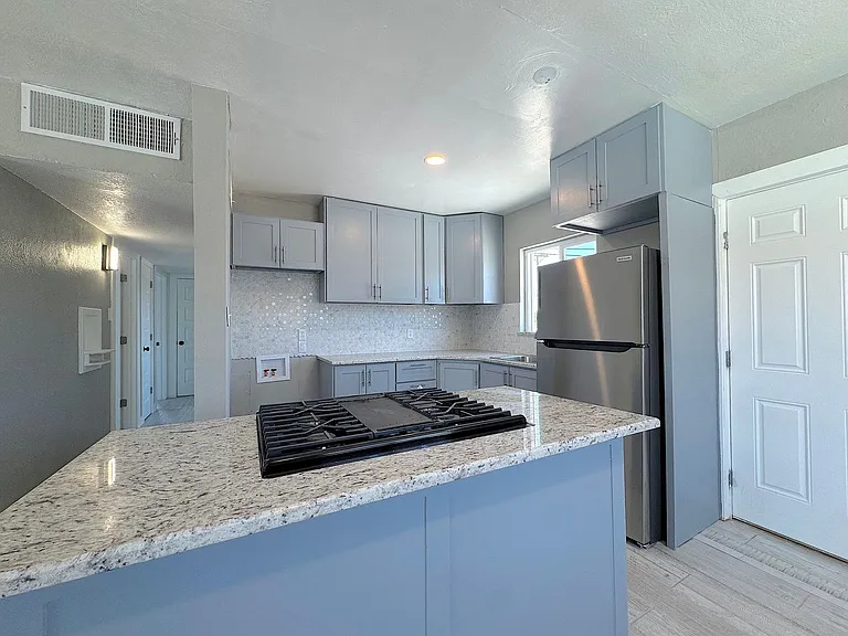 4918 Tetons Dr — Photo 8