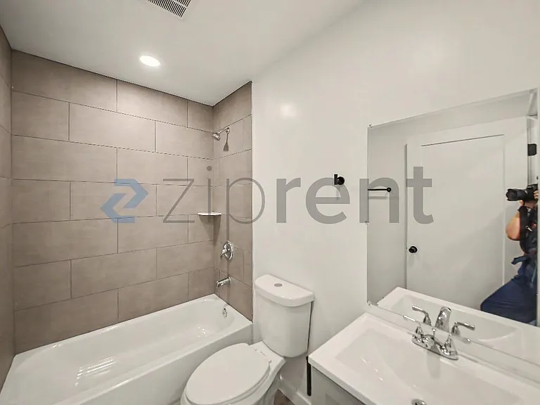 700 E 50th St — Photo 11