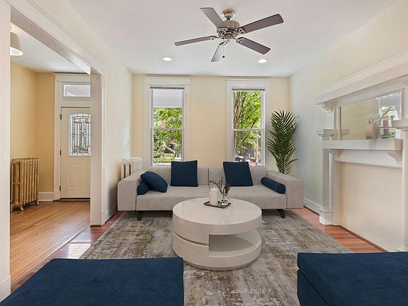 Large living room - lots of light