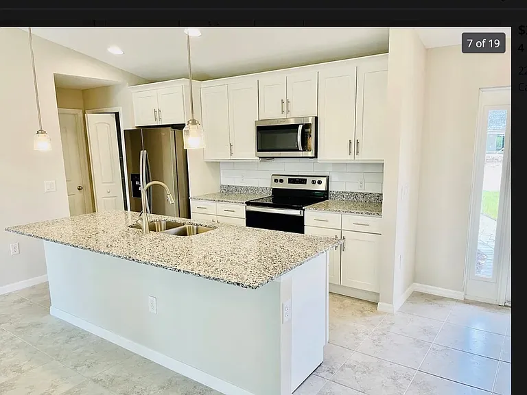 2218 NW 6th Pl — Photo 11