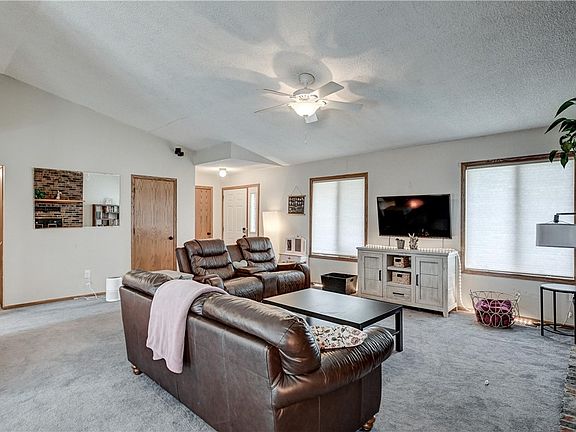 3rd image of 11305 Rowan Dr