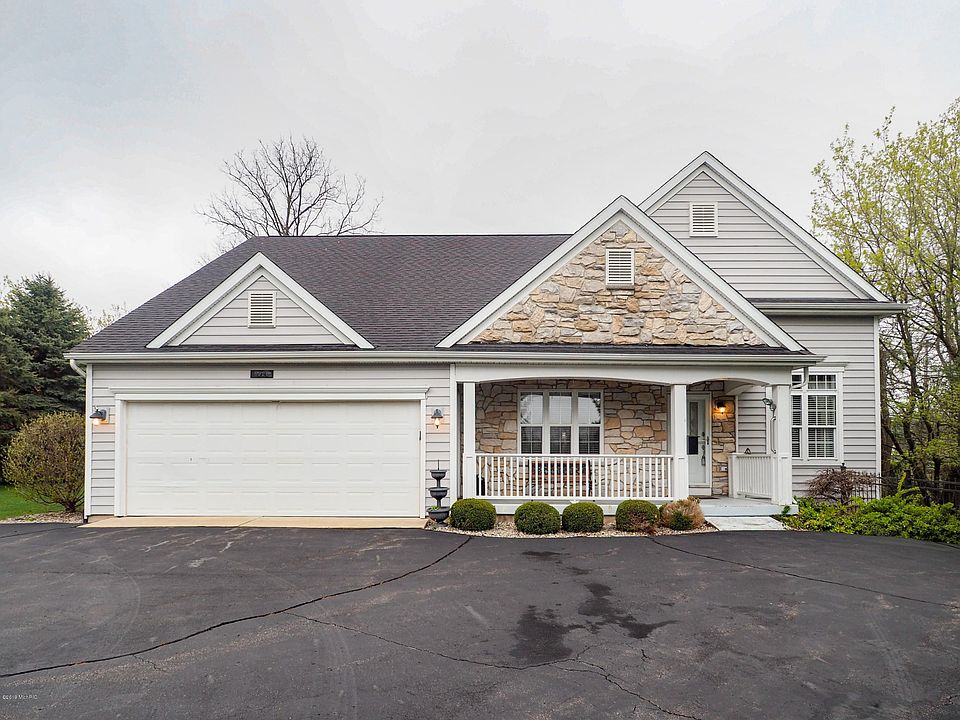 8928 Tamarisk Lane-101