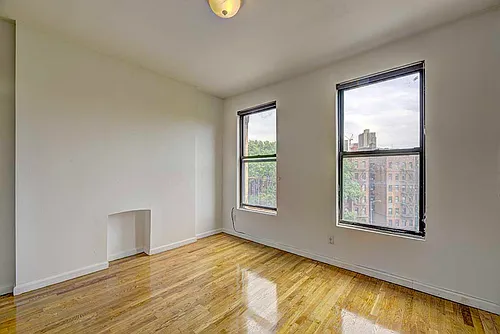 7 Carmine St Photo 1