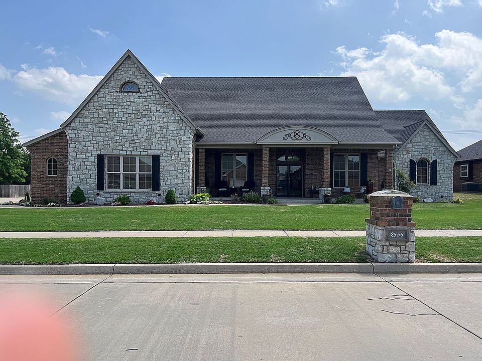 1st image of 2555 Kadlan Dr