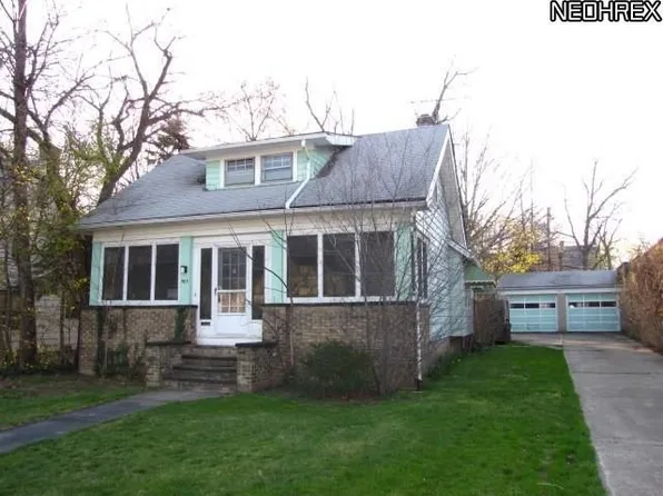 983 Oxford Rd, Cleveland Heights, OH 44121
