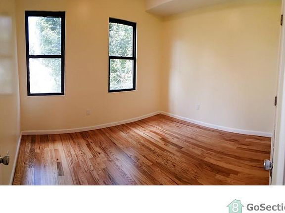 5th image of 219 Benziger Ave #1