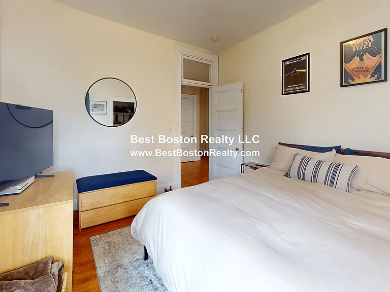 26 Marathon St #1 — Photo 10