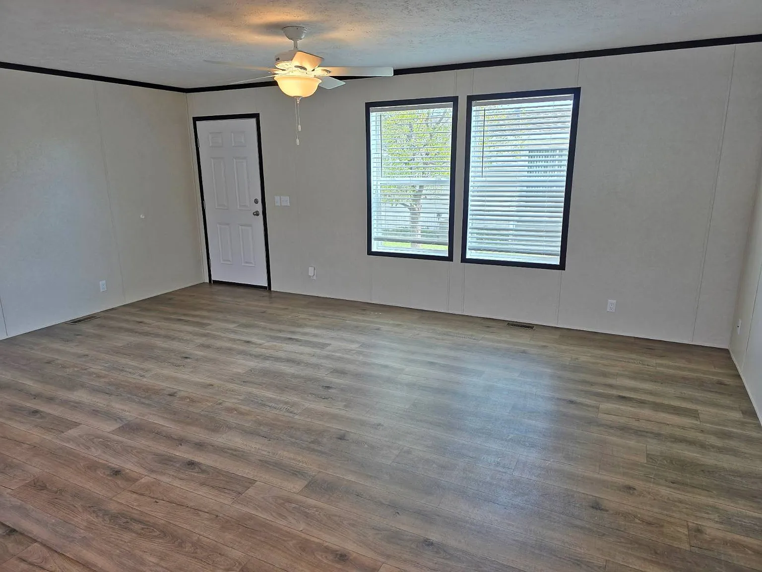 3 bed, 2.0 bath, 1250 sqft, $1,700 — Photo 4