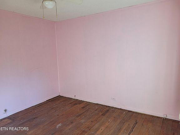 5th image of 2316 Poe Rd