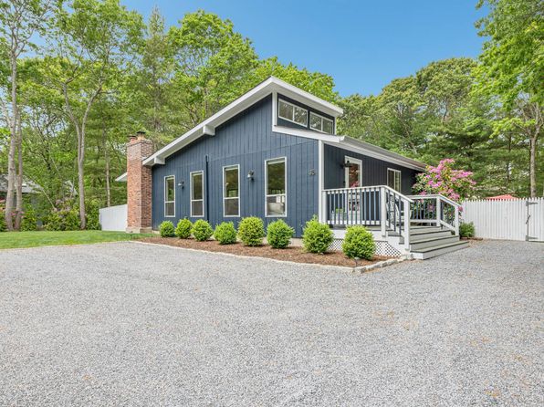 35 Montauk Blvd