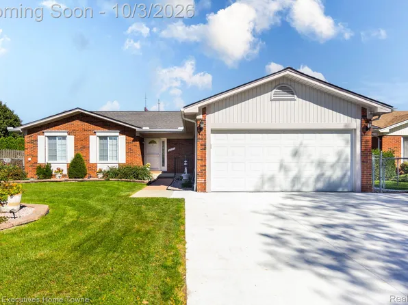 3025 Elphin Dr, Sterling Heights, MI 48310