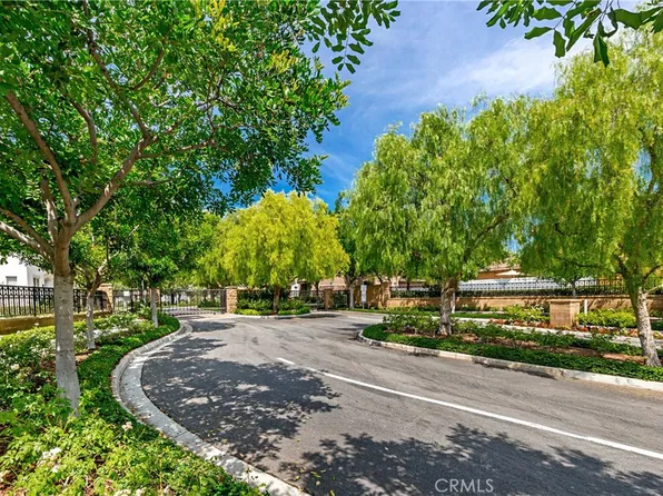 26 Royal Victoria, Irvine, CA 92606
