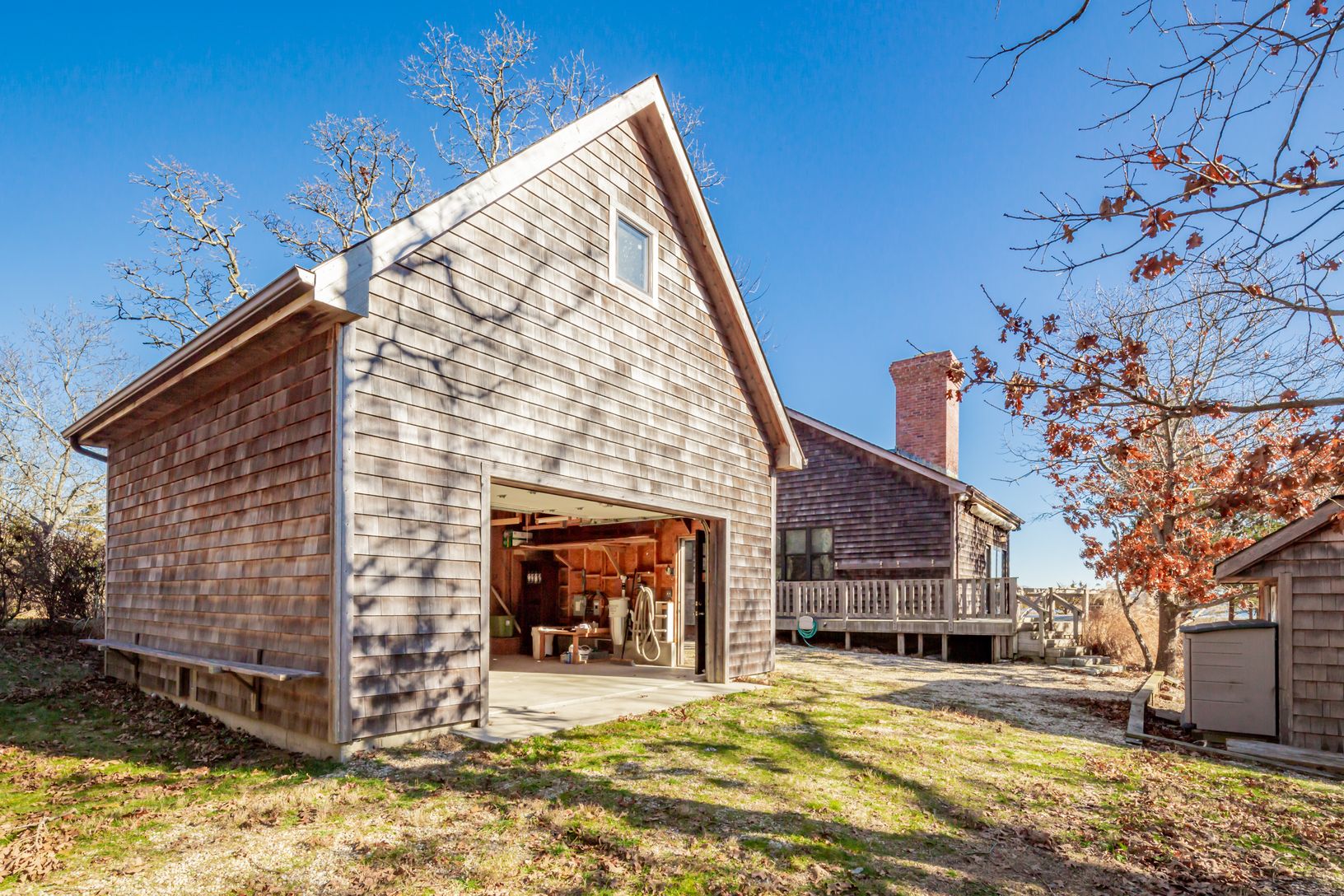  2-Car Detached Garage
