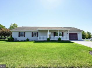 3 Chinkapin Dr, New Oxford, PA 17350