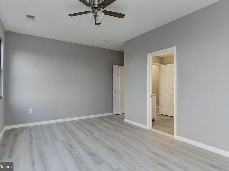 400 Highland Ave #402 — Photo 12
