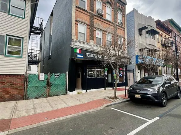 1505 Summit Ave, Union City, NJ 07087