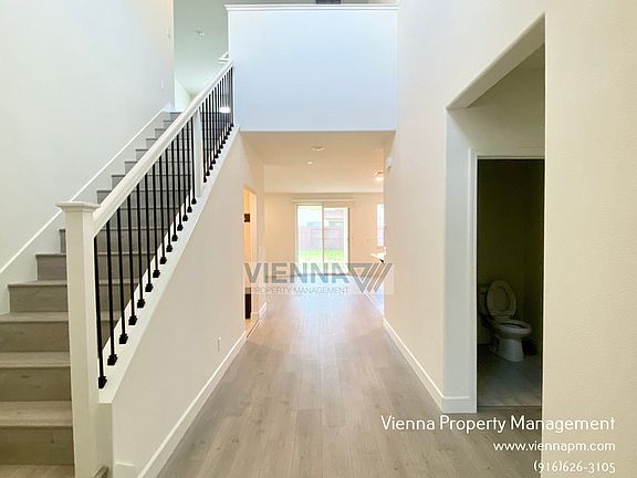 3rd image of 716 Merengue Ct