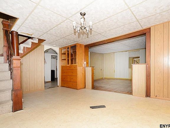 3rd image of 60 Gates Ave