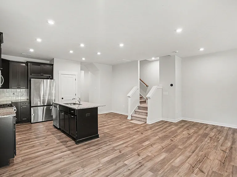 9512 Munsing Dr — Photo 10