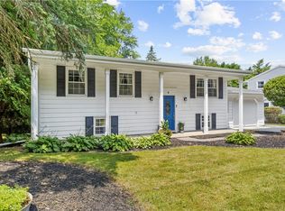 31 Lynaugh Rd, Victor, NY 14564