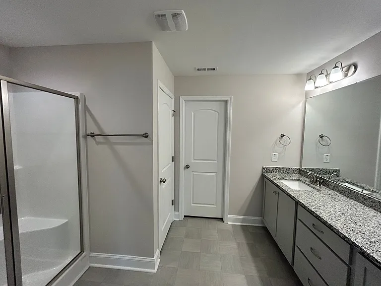 1210 Simpson St — Photo 11