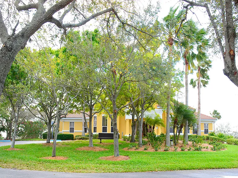 5050 Fairways Cir #301 — Photo 41