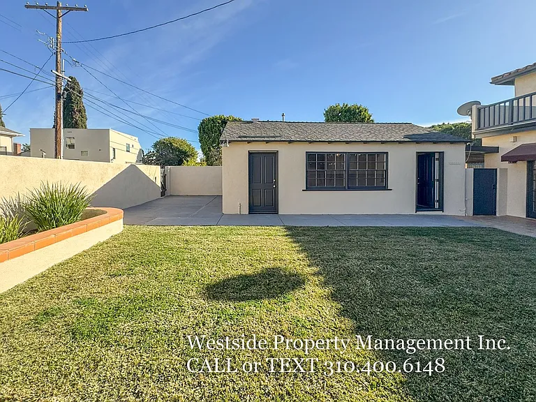 2445 22nd St — Photo 58