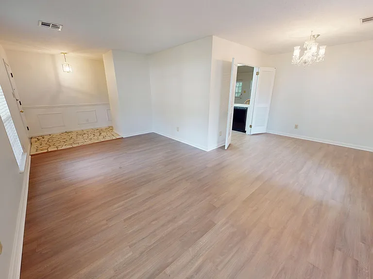 1212 Hillman St — Photo 5