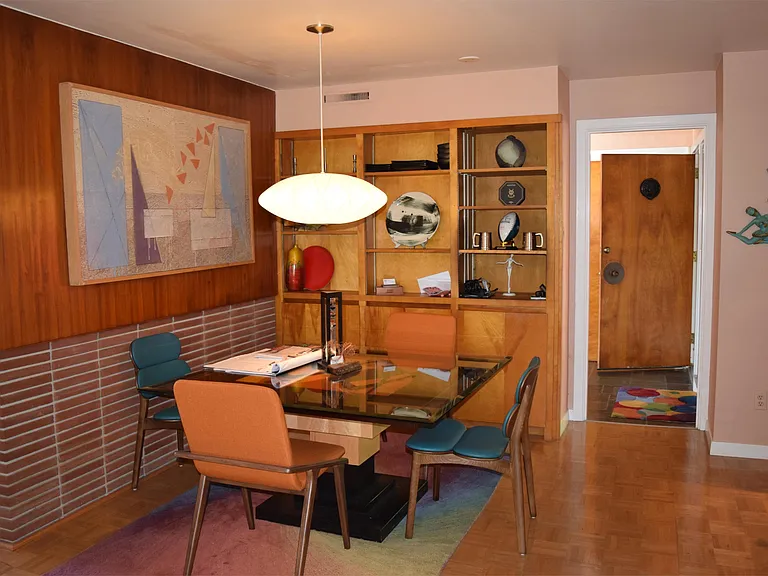301 Homan Ave — Photo 14