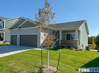 30 Bailey Cir, Waukee, IA 50263