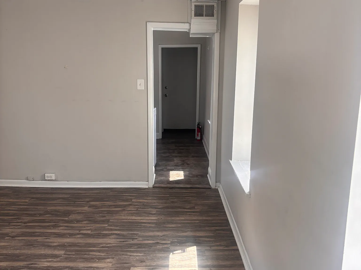 1 bed, 900 sqft, $1,600 — Photo 2