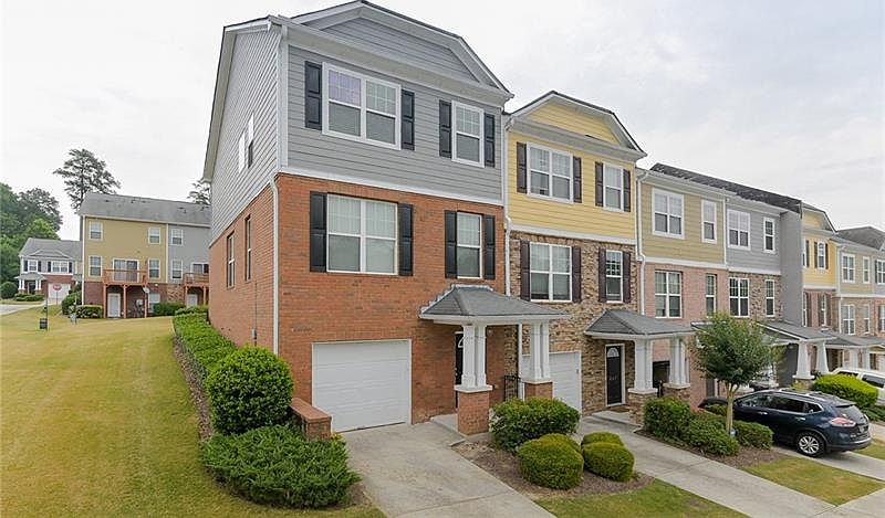 1st image of 829 Tulip Poplar Way