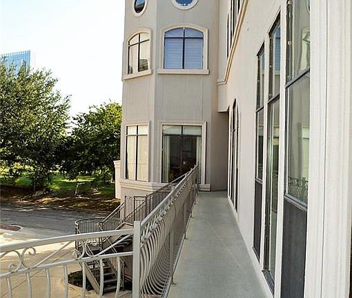 4th image of 416 Mills St