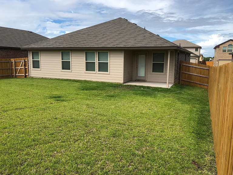 2809 Skinner Dr — Photo 6