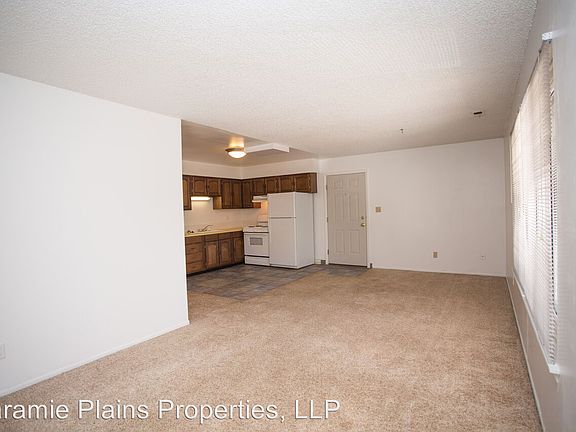 3rd image of 815 E Ivinson St #7