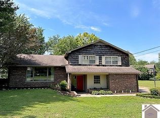 1905 Gatesborough Cir, Murray, KY 42071