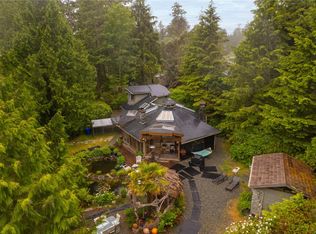 1364 Chesterman Beach Rd, Tofino, BC V0R2Z0
