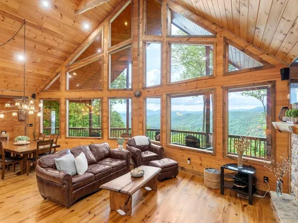 176 Cochise Rd, Blue Ridge, GA 30513