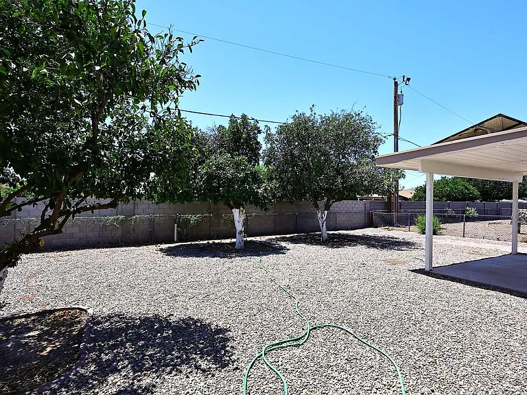 10537 W La Jolla Dr — Photo 28