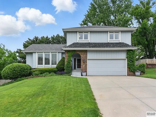 15666 Leavenworth St, Omaha, NE 68118