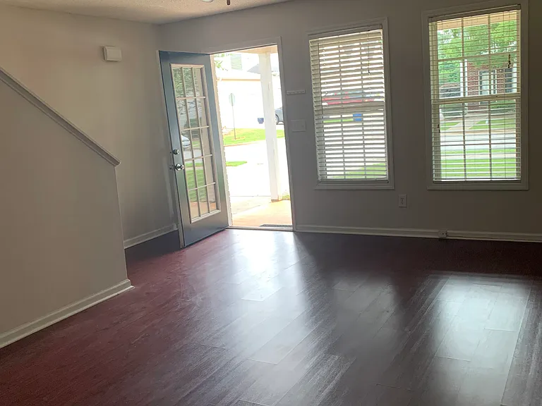 208 Milford Dr — Photo 10