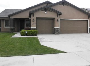 1104 E Mesa Ct, Visalia, CA