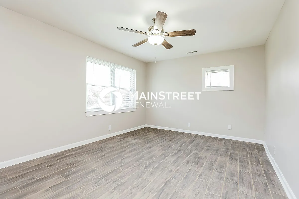 Living Room - 226 Grandview Dr
