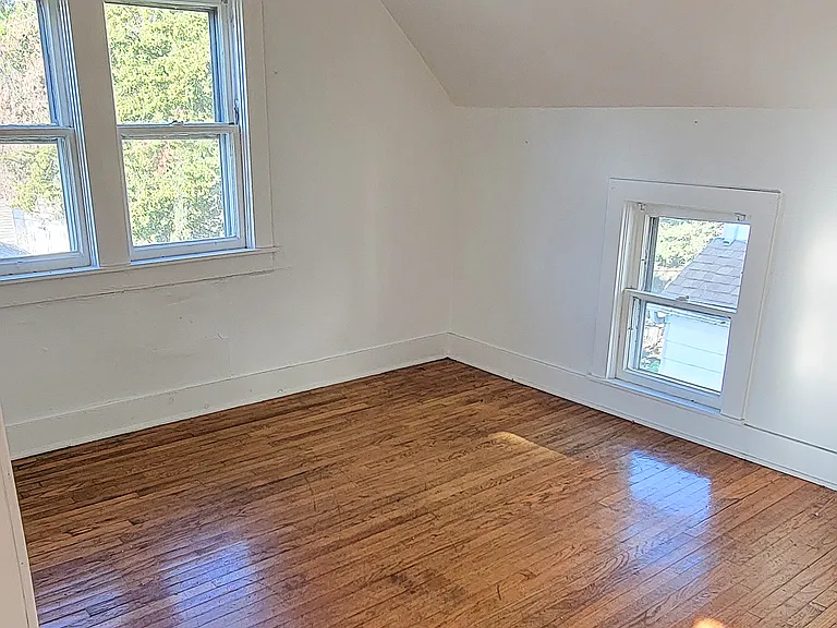 542 7th Ave S — Photo 25