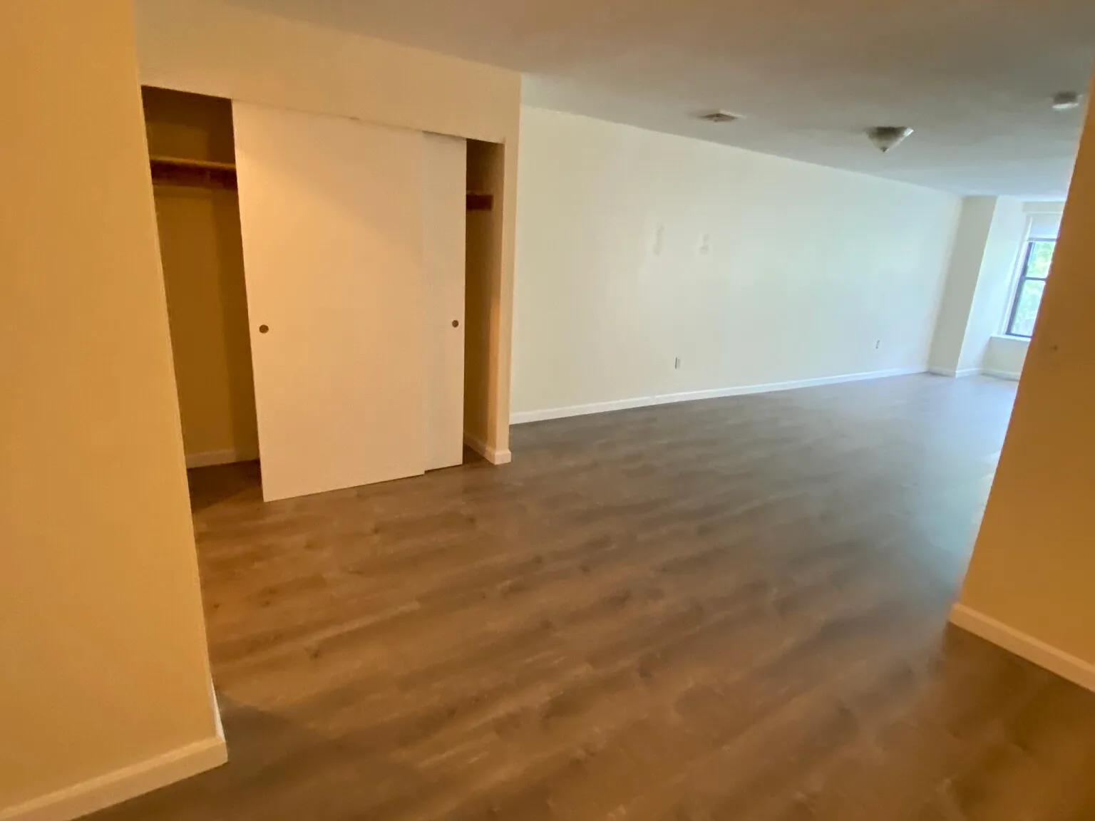Studio, 500 sqft, $2,600 — Photo 4